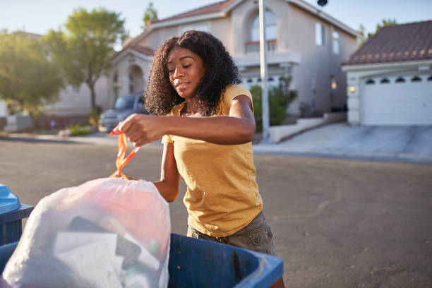 Best Yard Cleanup Services  in Northbrook, OH