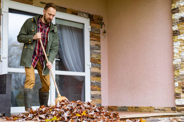 Best Construction Debris Removal  in Northbrook, OH